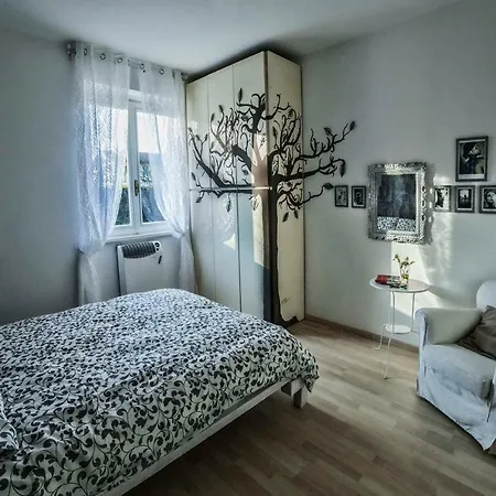 Ritratto Sul Dormelletto